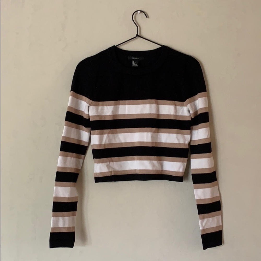 forever 21 black, cream, and white cropped sweater